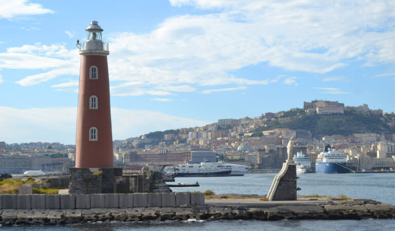 Napoli, i commercialisti donano un progetto per un porto turistico al Molo San Vincenzo
