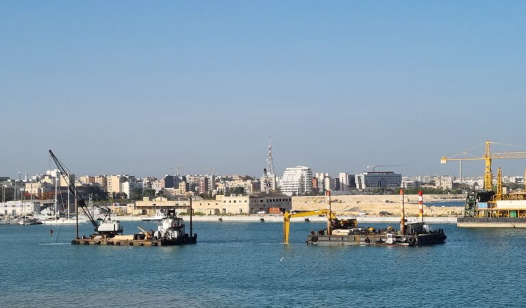 Porto di Bari: sedimenti portuali e gusci di mitili, da costo economico-ambientale a risorsa. Al via il progetto Ue GREENLIFE4SEA
