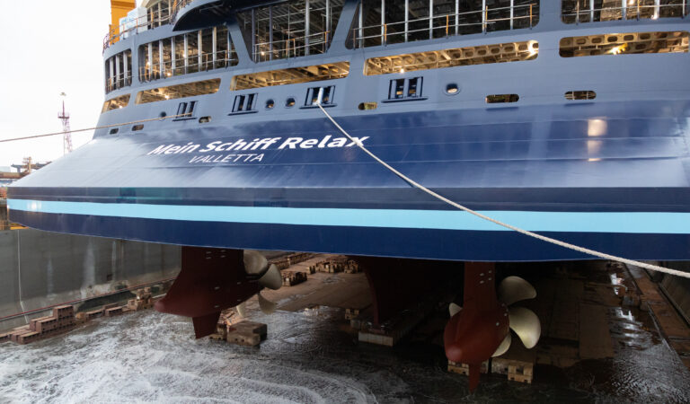 TUI Cruises, varata a Monfalcone la prima nave da crociera dual-fuel