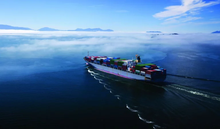 L’analisi – “Nel 2024 prevista la consegna di 478 navi portacontainer con una capacità di 3,1 milioni di TEU, battendo il record del 2023 del 41%”