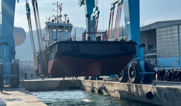 Vado Ligure, varata la nuova nave antinquinamento Porto Vado X