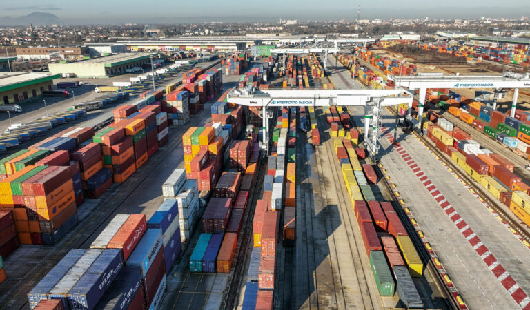 Mit, online il bando per la digitalizzazione della catena logistica di porti e interporti