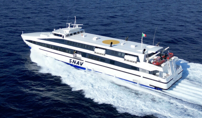 Collegamenti marittimi nel Golfo di Napoli: entra in flotta SNAV SIRIUS, nuova unità high speed craft